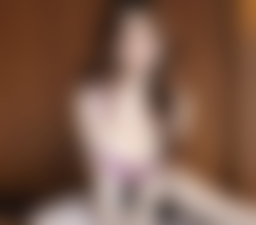 Escorts Central London Soho - Central London - Photos for The new girl offers massage or companionship services.